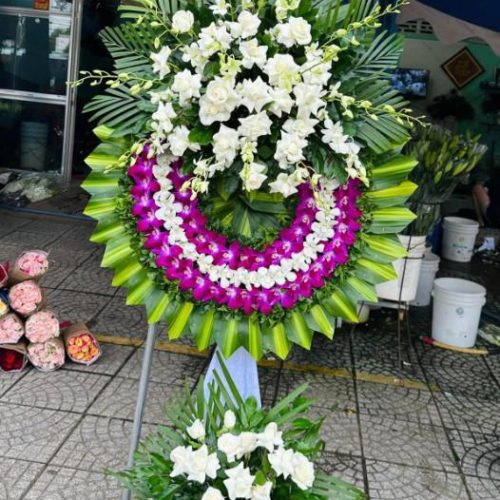 Vòng Hoa Phúng Viếng Đám Tang ở Dĩ An Bình Dương