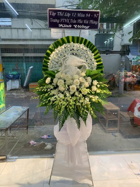 Kệ Hoa Viếng 1 Tầng tại Shop Hoa Tươi Phường Đông Hoà Dĩ An